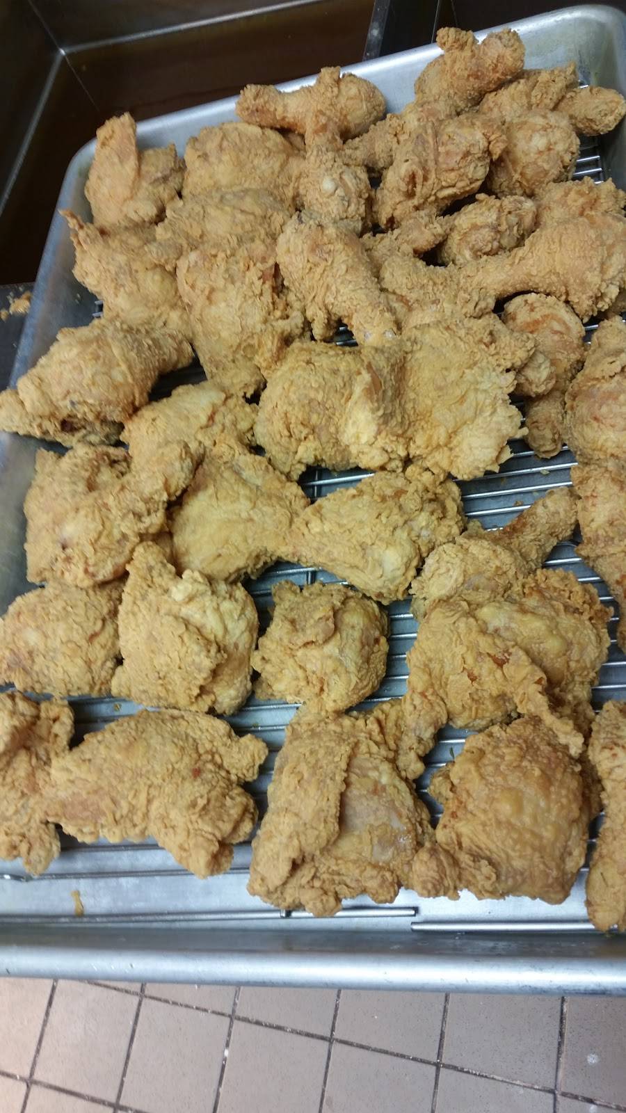 Churchs Chicken | restaurant | 15171 Judson Rd #101, San Antonio, TX 78247, USA | 2106376300 OR +1 210-637-6300