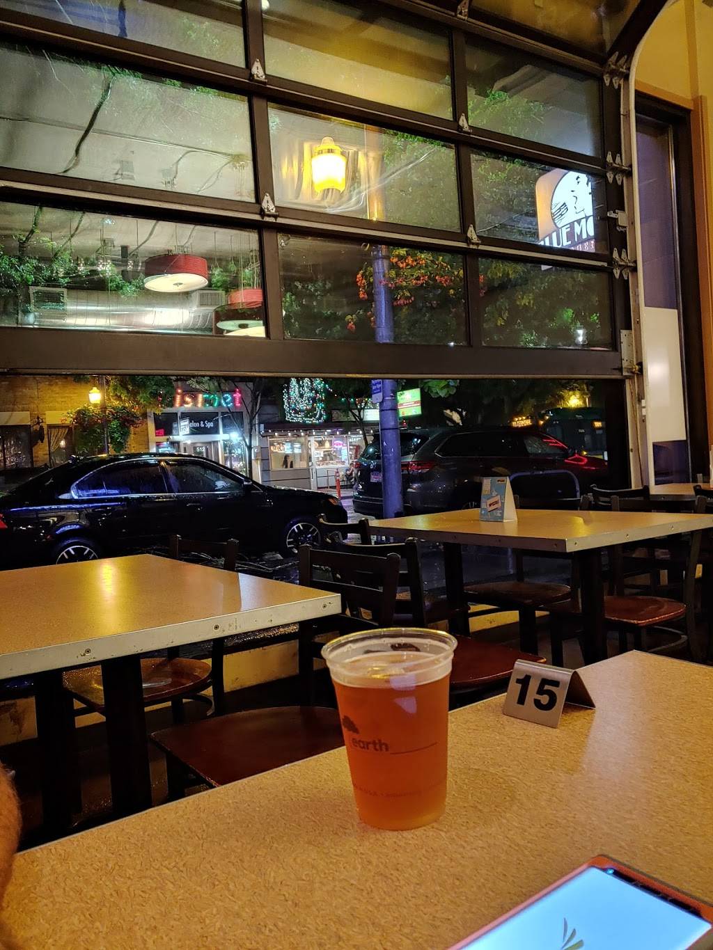 Blue Moon Burgers | restaurant | 523 Broadway E, Seattle, WA 98102, USA | 2063252000 OR +1 206-325-2000