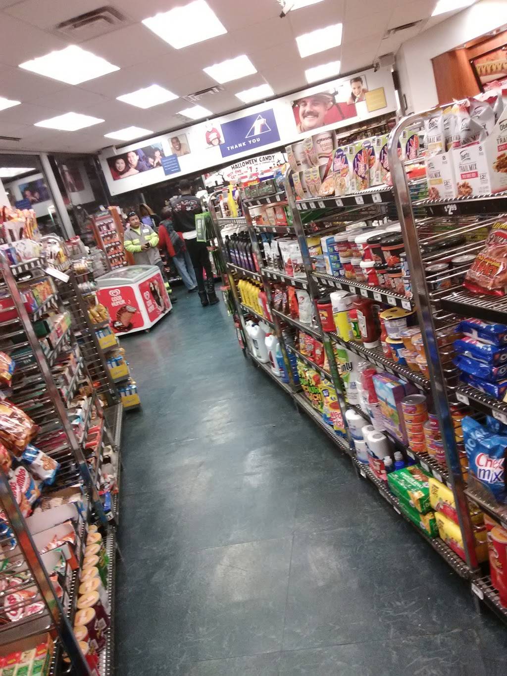 Thorntons | bakery | 12052 Western Ave, Blue Island, IL 60406, USA | 7083852255 OR +1 708-385-2255