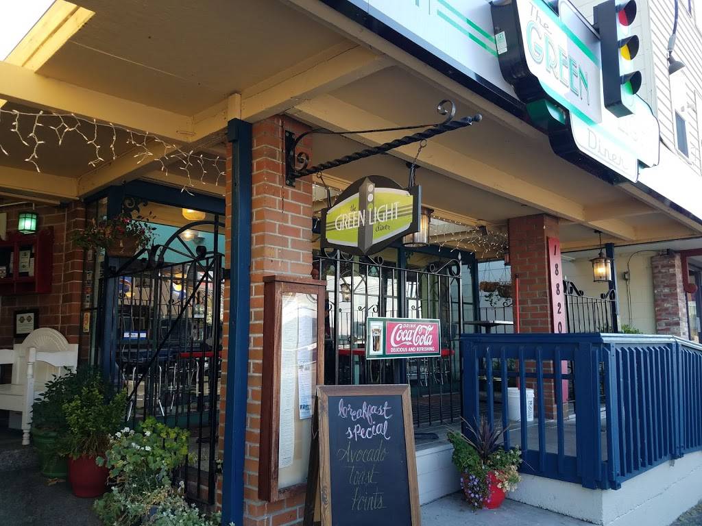 Green Light Diner | cafe | 18820 Front St NE, Poulsbo, WA 98370, USA | 3606973449 OR +1 360-697-3449
