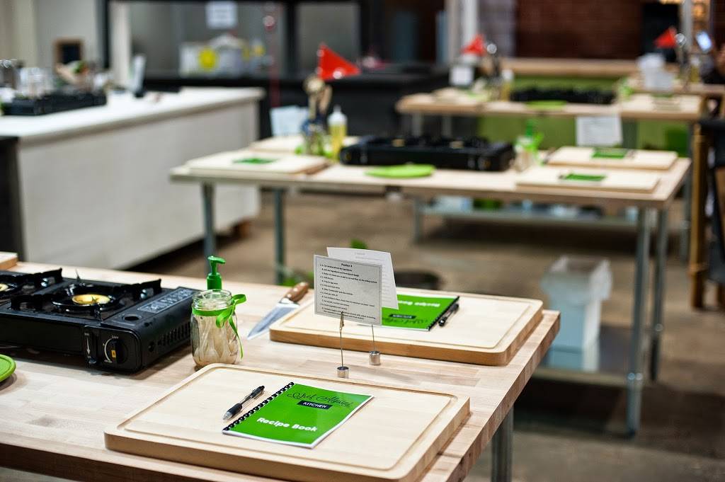 Chef Alyssas Kitchen | restaurant | 4001 Yancey Rd, Charlotte, NC 28217, USA | 7048177568 OR +1 704-817-7568