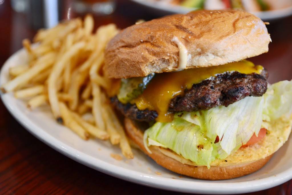 BJs Restaurant & Brewhouse | restaurant | 8027 Leesburg Pike #100, Vienna, VA 22182, USA | 7033567305 OR +1 703-356-7305