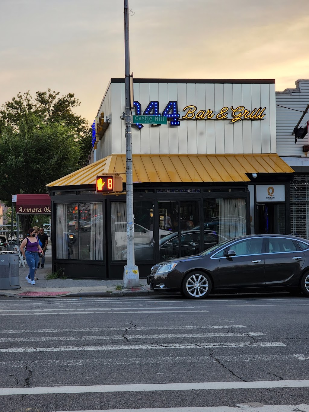 Q44 Bar & Grill | restaurant | 1161 Castle Hill Ave, The Bronx, NY 10462, USA | 7189311265 OR +1 718-931-1265