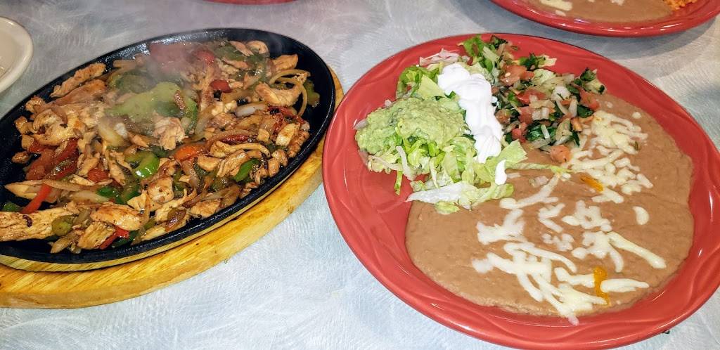 Chicken n Salsa | restaurant | 122 N Weinbach Ave, Evansville, IN 47711, USA | 8123033004 OR +1 812-303-3004