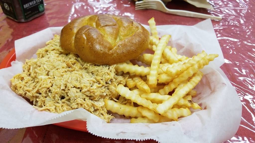 Lips To Go | restaurant | 1000 N Roosevelt Ave Ste 4, Burlington, IA 52601, USA | 3197585477 OR +1 319-758-5477