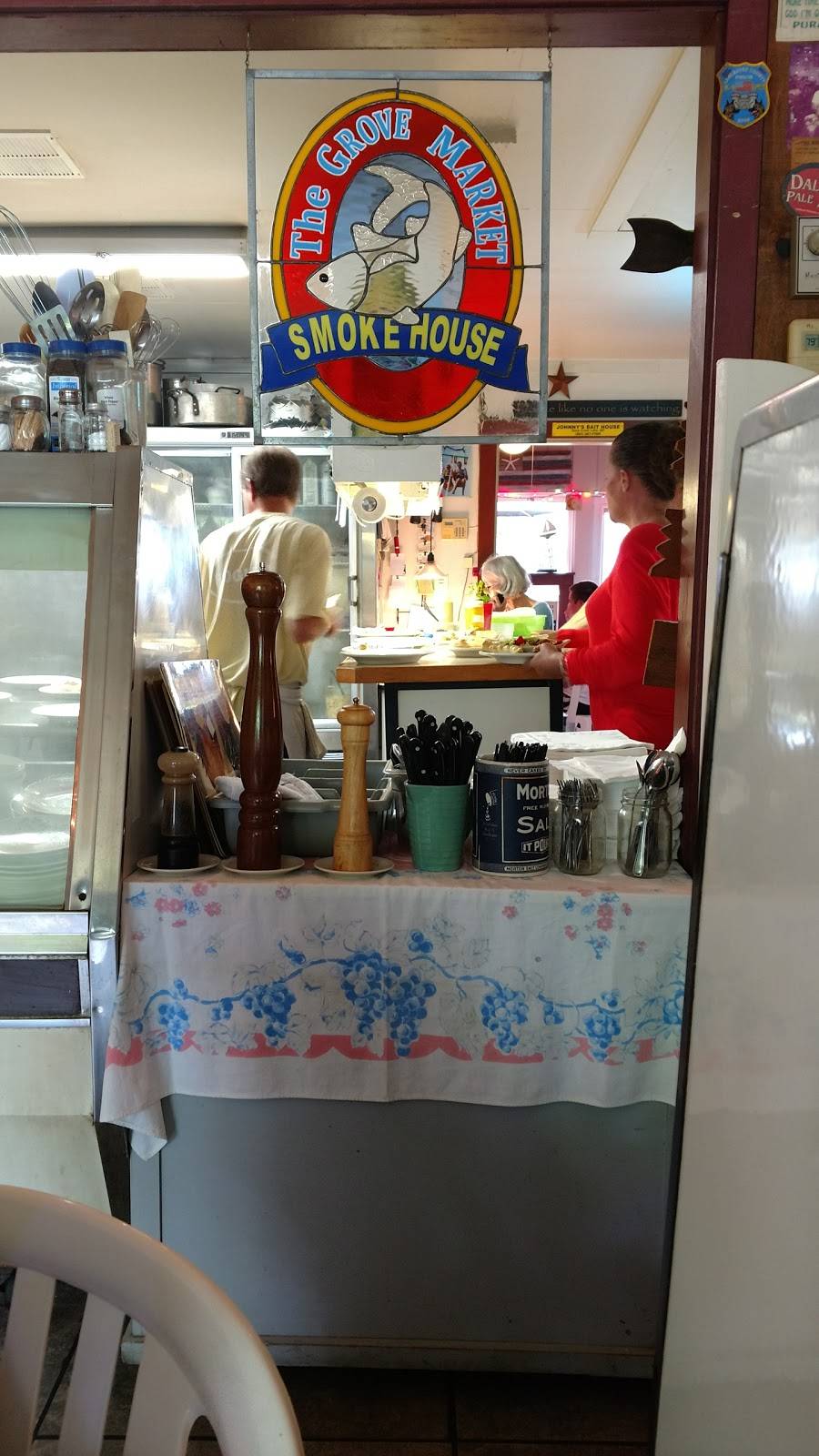 Grove Market | restaurant | 12402 St Martins Neck Rd, Bishopville, MD 21813, USA | 4103525055 OR +1 410-352-5055