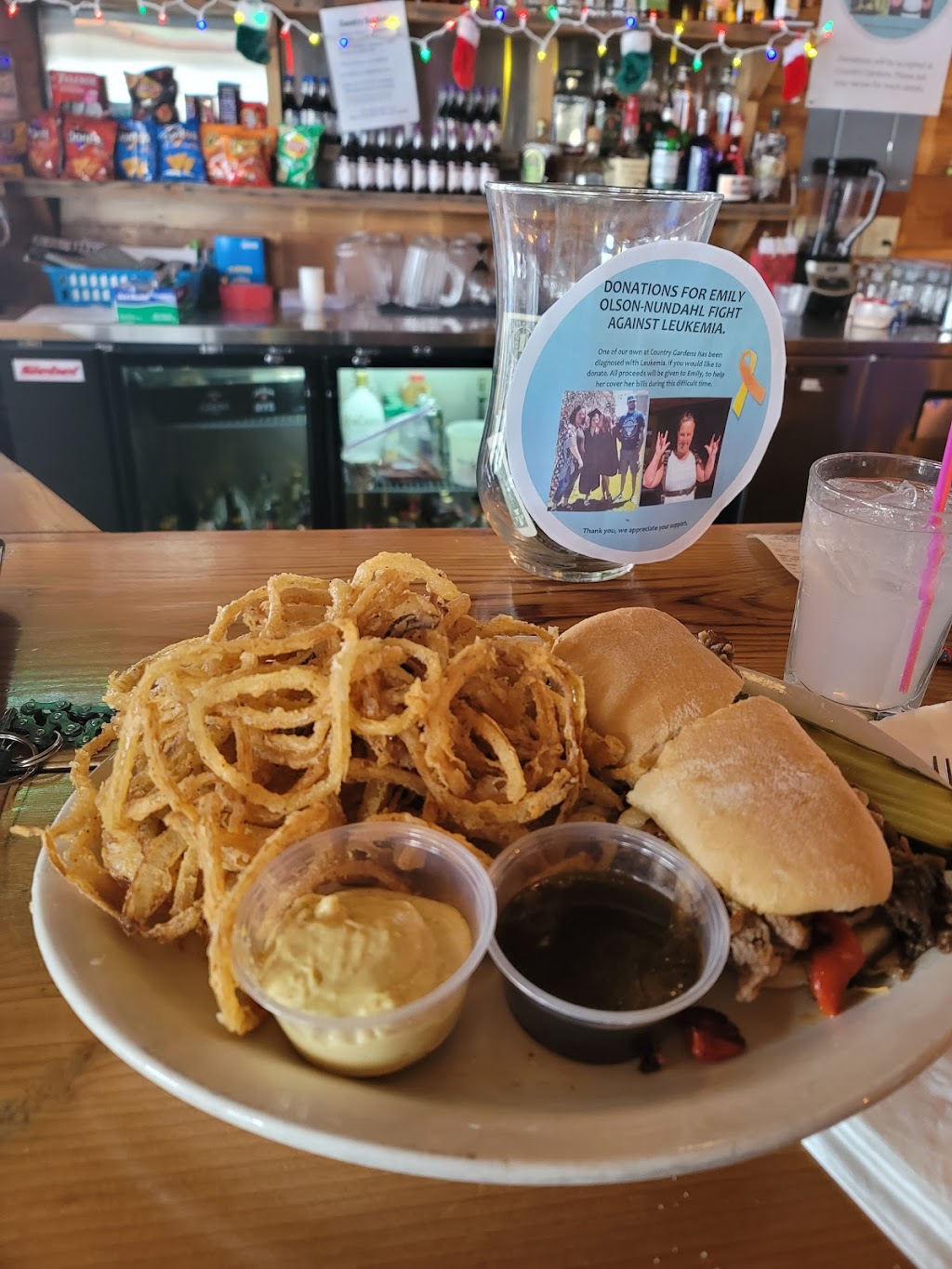 Country Gardens Motel & Lounge | night club | 100 Sunbeam Blvd E, Soldiers Grove, WI 54655, USA | 6086243254 OR +1 608-624-3254