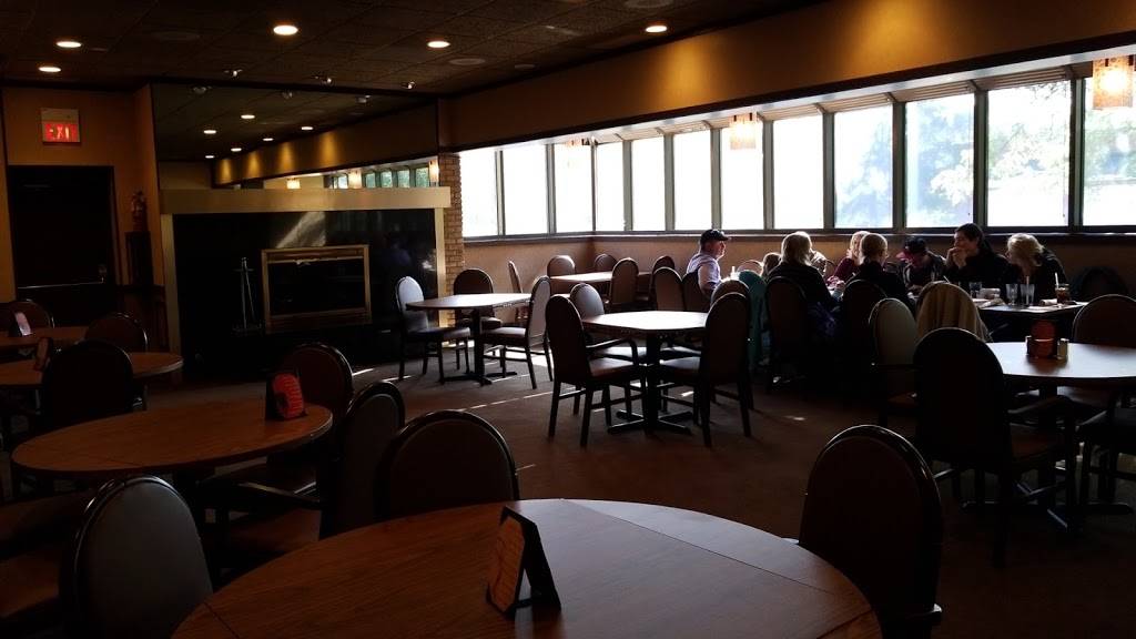 The Hidden Backyard | restaurant | 7375 Royalton Rd, North Royalton, OH 44133, USA | 4406289888 OR +1 440-628-9888