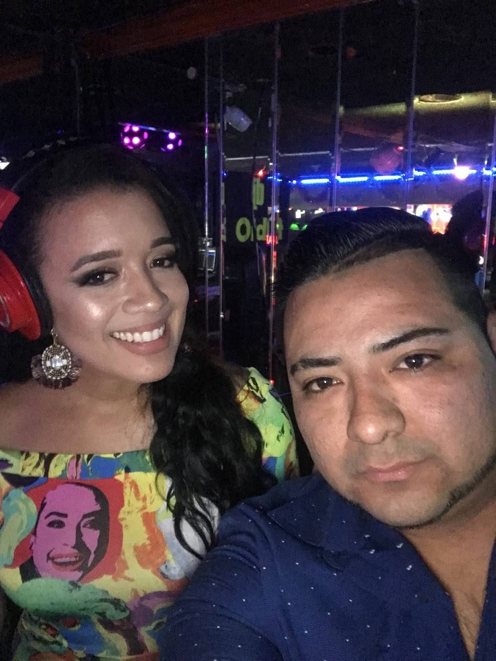 La Carreta | restaurant | 6912 Bergenline Ave, Guttenberg, NJ 07093, USA | 2018680285 OR +1 201-868-0285