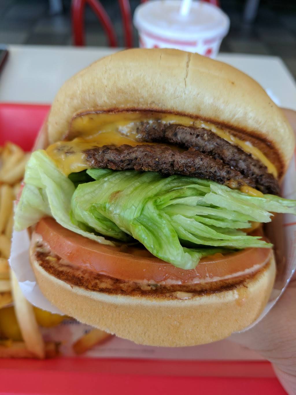 In-N-Out Burger | meal takeaway | 15260 Dallas Pkwy, Dallas, TX 75248, USA | 8007861000 OR +1 800-786-1000