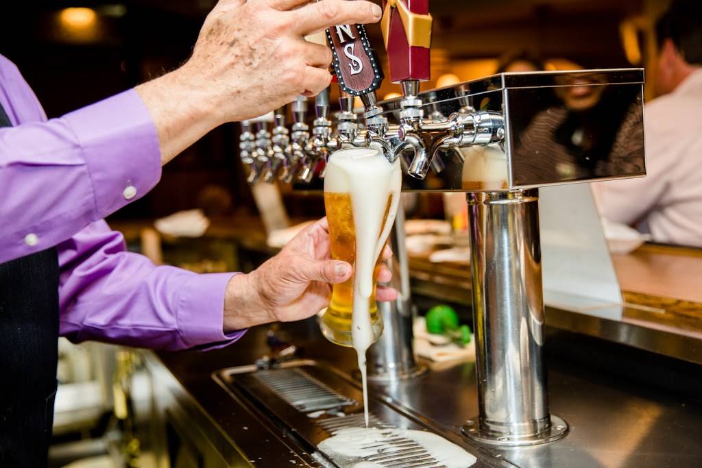 George Petrelli Steak House | restaurant | 5615 Sepulveda Blvd, Culver City, CA 90230, USA | 3103971438 OR +1 310-397-1438