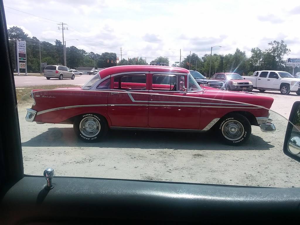 Dixie Drive-in | restaurant | 1920 E 5th St, Lumberton, NC 28358, USA | 9107388118 OR +1 910-738-8118