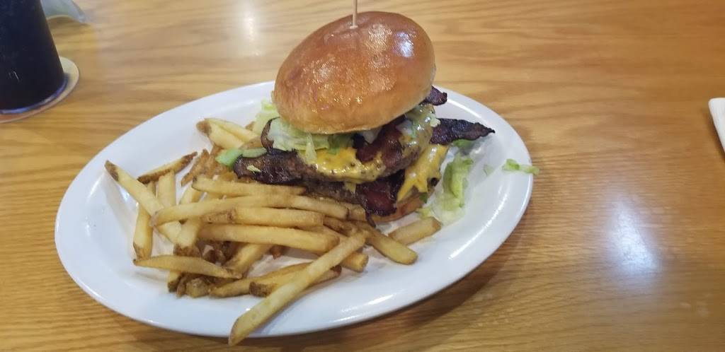 Beef O Bradys | restaurant | 2776 Legends Pkwy, Prattville, AL 36066, USA | 3342909962 OR +1 334-290-9962