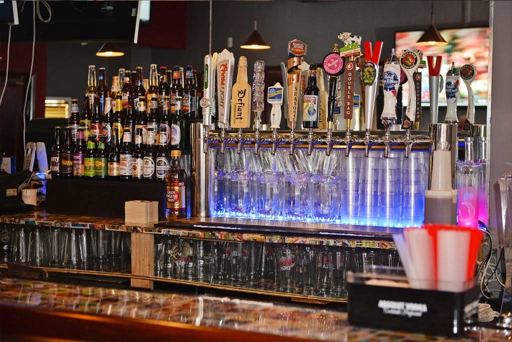 Teaneck Doghouse | restaurant | 1415 Palisade Ave, Teaneck, NJ 07666, USA | 2015307733 OR +1 201-530-7733