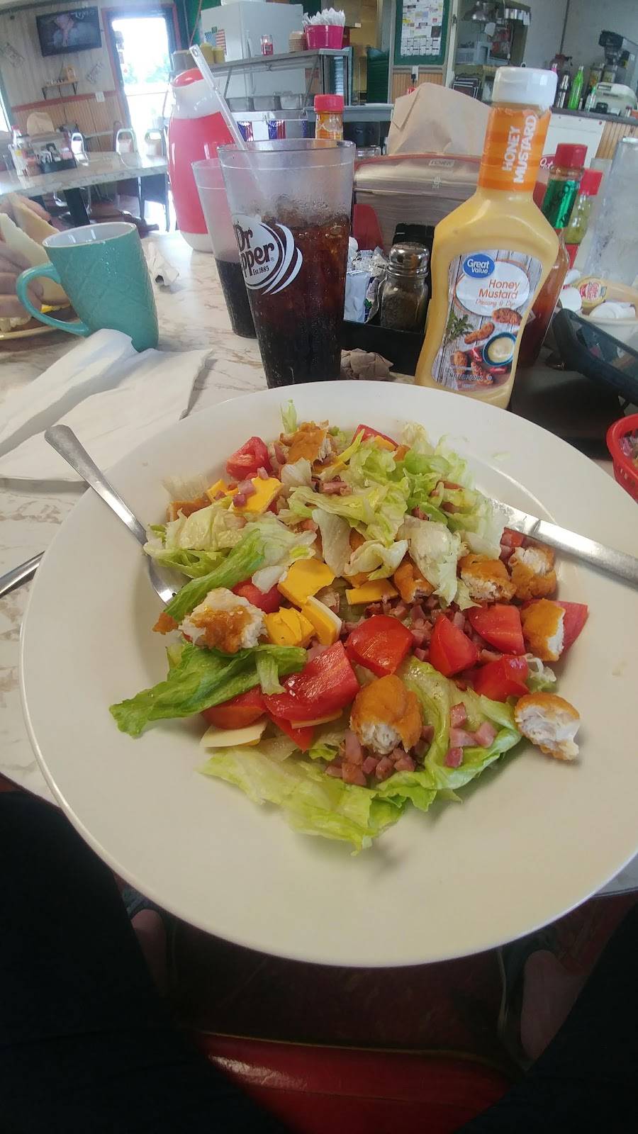 Gear Jammers Truck Stop | restaurant | 1611 S Broad St, Scottsboro, AL 35768, USA | 2566095879 OR +1 256-609-5879