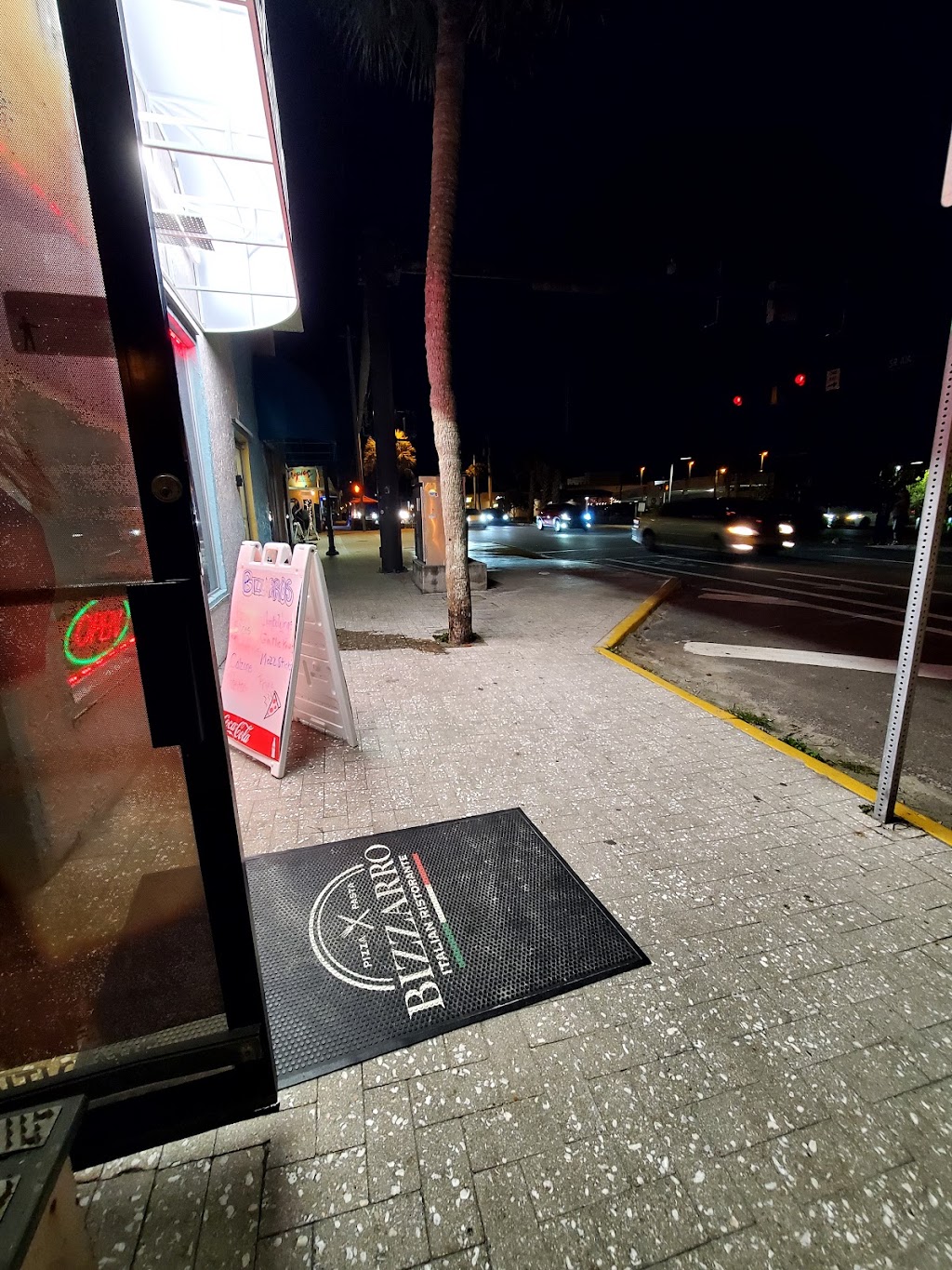 Bizzarro Pizza | restaurant | 3 N Atlantic Ave, Cocoa Beach, FL 32931, USA | 3216134010 OR +1 321-613-4010