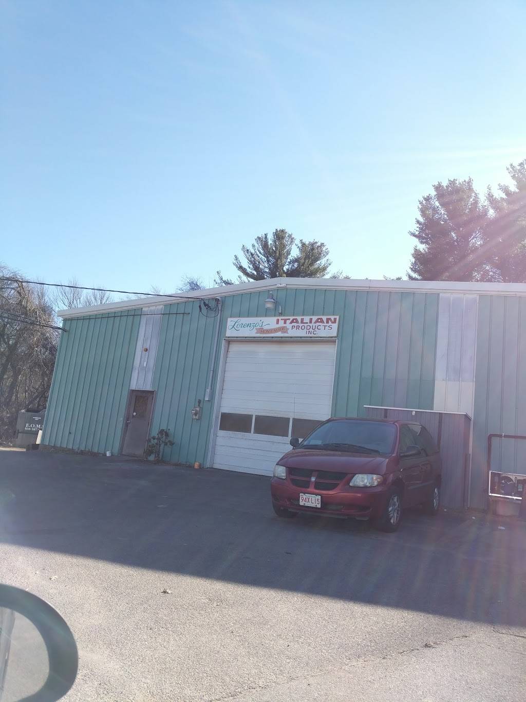 Lorenzos Homemade Products | restaurant | 500 W Grove St, Middleborough, MA 02346, USA | 5089476200 OR +1 508-947-6200