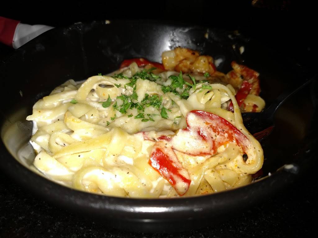 TGI Fridays | restaurant | 3700 Towne Crossing Blvd, Mesquite, TX 75150, USA | 9726868485 OR +1 972-686-8485