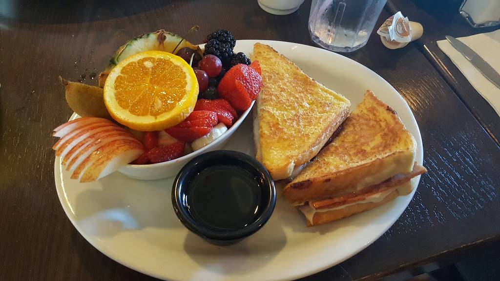 Scotts Family Restaurant | restaurant | 74 Scott Ave, Paris, ON N3L 3K4, Canada | 5194426511 OR +1 519-442-6511