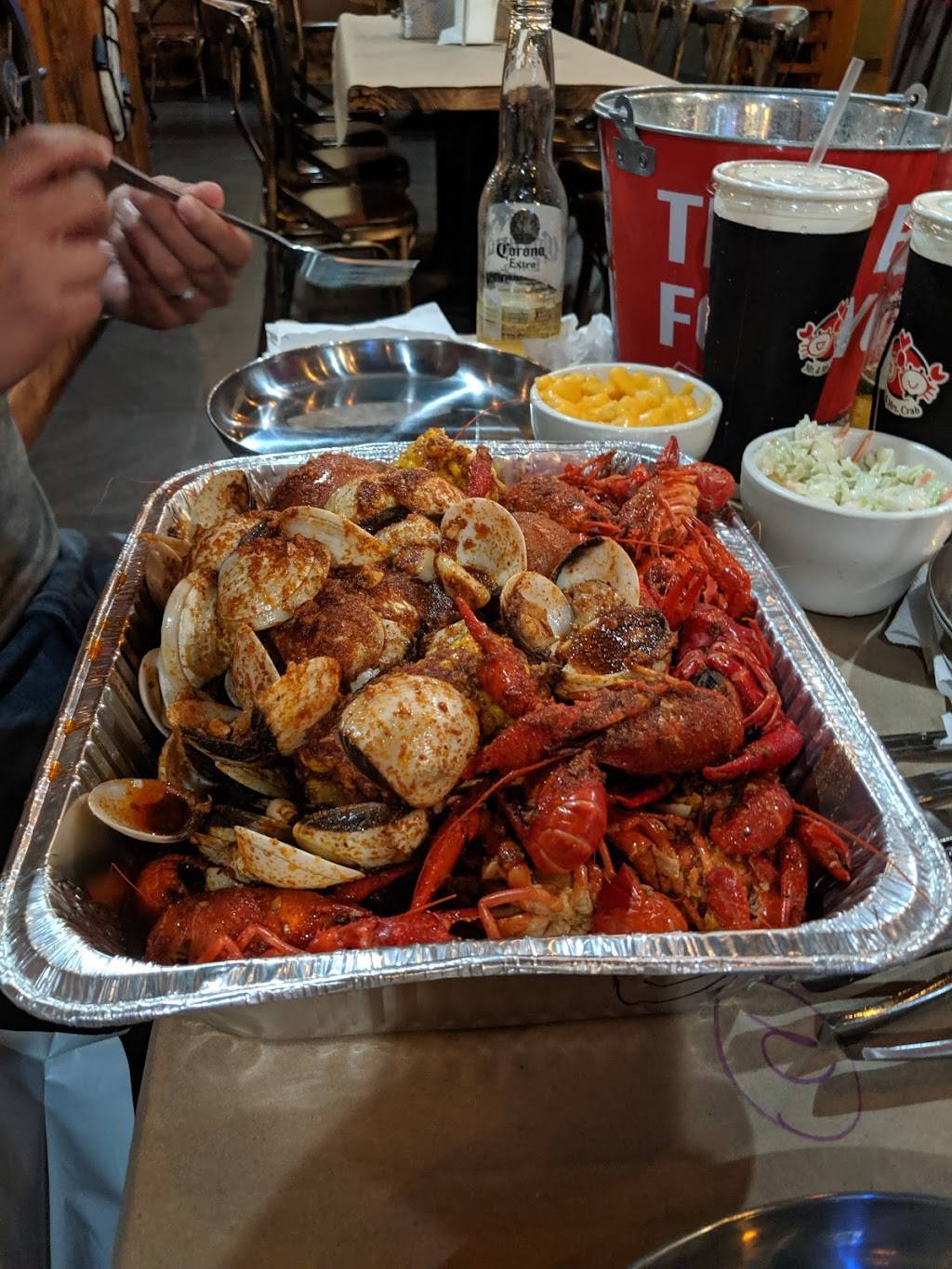 Mr. & Mrs. Crab | restaurant | 2414 Del Prado Blvd S, Cape Coral, FL 33990, USA | 2399842367 OR +1 239-984-2367