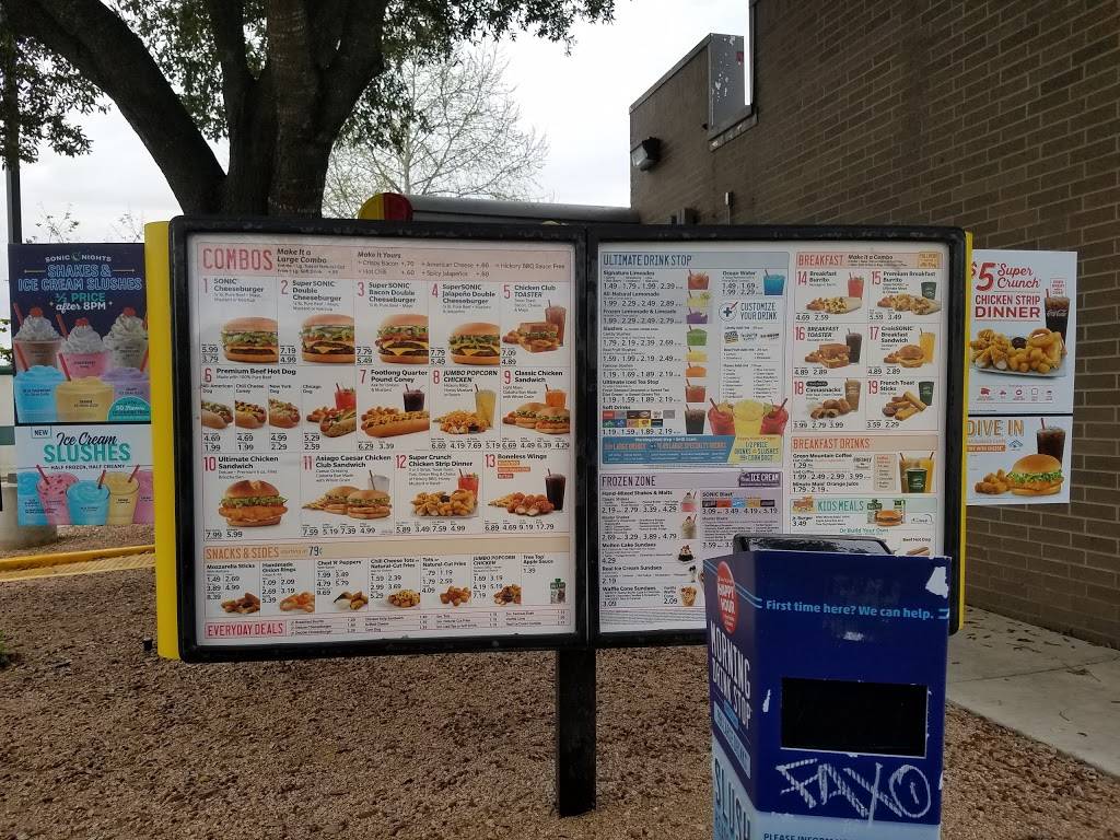 Sonic Drive-In | restaurant | 9424 West, FM471, San Antonio, TX 78250, USA | 2105238501 OR +1 210-523-8501