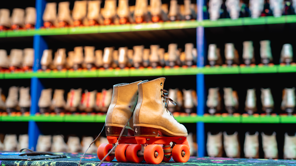 World of Wheels Skate Center | meal takeaway | 1218 Oakes Ave, Superior, WI 54880, USA | 7153921031 OR +1 715-392-1031