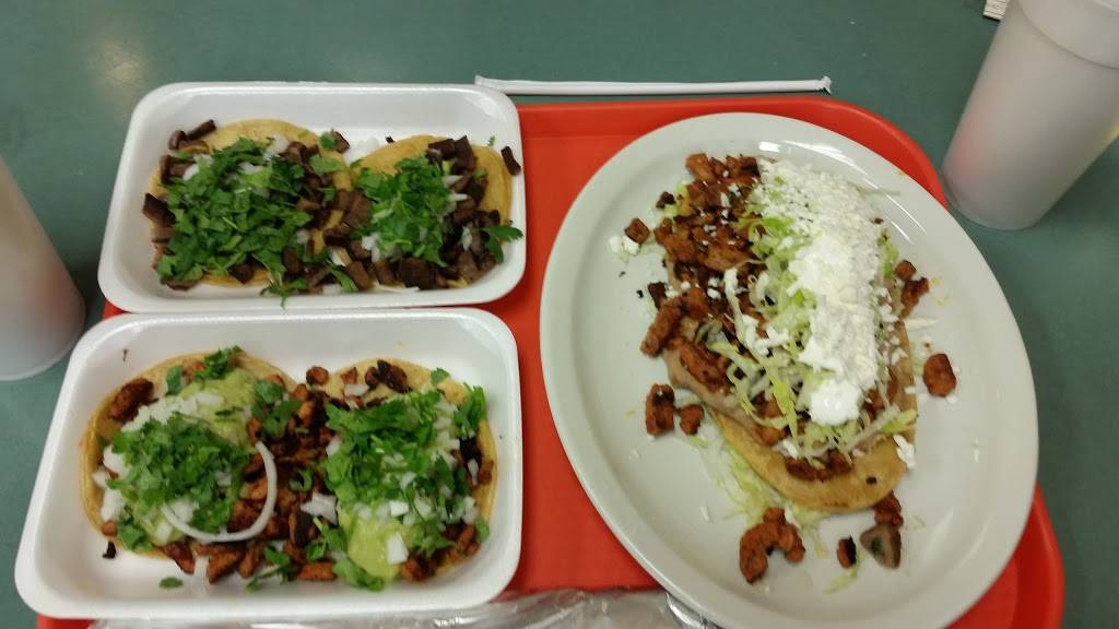 Jilbertos Mexican Food | restaurant | A, 1301 E Valley Pkwy, Escondido, CA 92027, USA | 7604802618 OR +1 760-480-2618