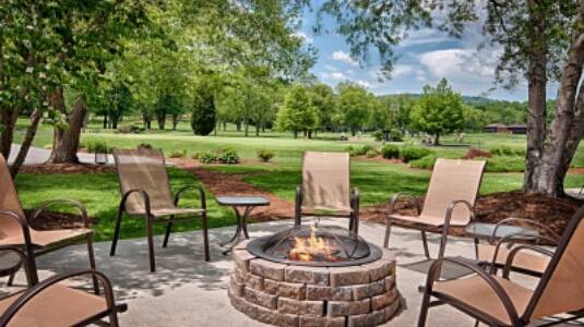 Zekes Greenside Tavern | restaurant | 470 Brickyard Rd, Etowah, NC 28729, USA | 8288917022 OR +1 828-891-7022