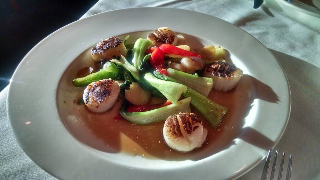 Duangrats Thai Restaurant | restaurant | 5878 Leesburg Pike, Falls Church, VA 22041, USA | 7038205775 OR +1 703-820-5775