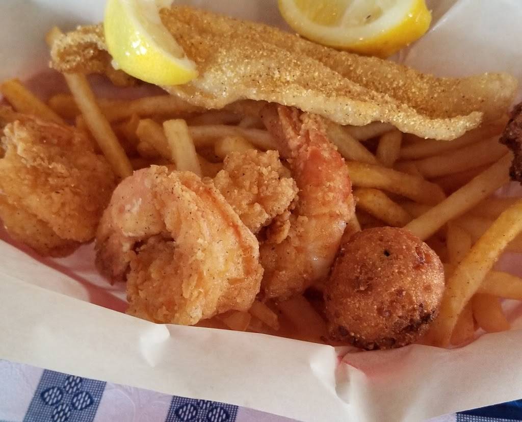 The Catch | restaurant | 5809 Interstate 20 W, Arlington, TX 76017, USA | 8177652226 OR +1 817-765-2226