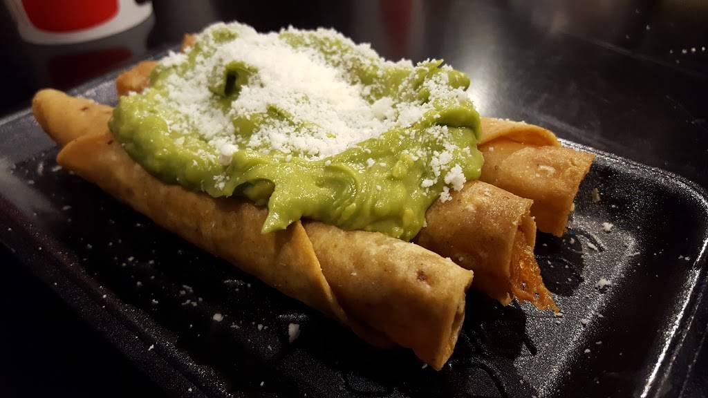 Lolitas Mexican Food | restaurant | 3623, 871 Showroom Pl, Chula Vista, CA 91914, USA | 6195652271 OR +1 619-565-2271