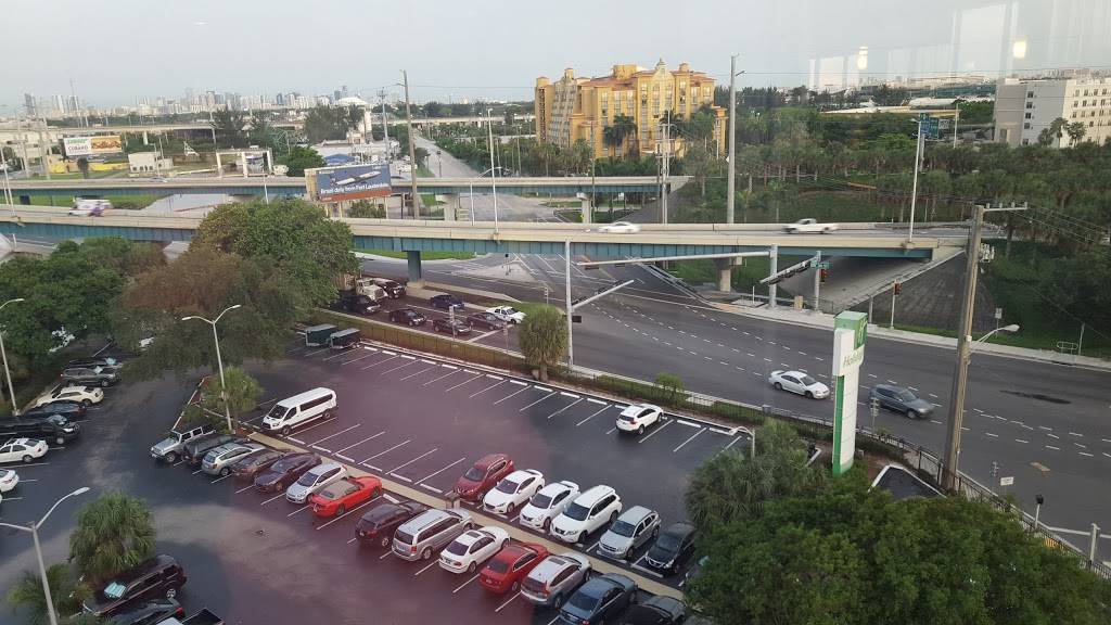 Vista Lounge | restaurant | 1111 S Royal Poinciana Blvd, Miami Springs, FL 33166, USA | 7863697660 OR +1 786-369-7660