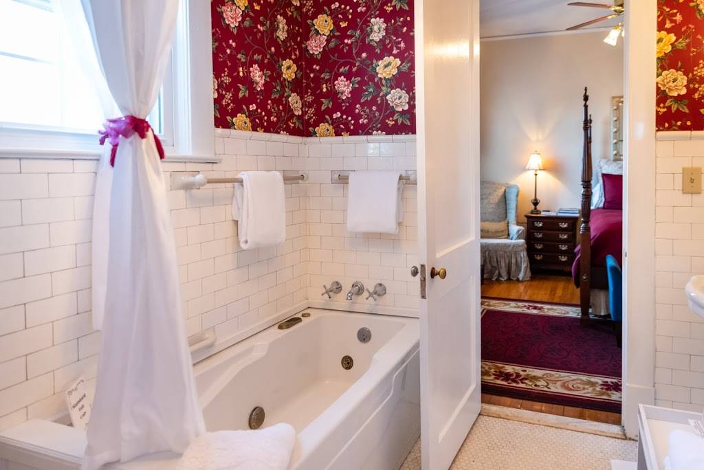 Burke Manor Inn | restaurant | 303 Burke St, Gibsonville, NC 27249, USA | 3364496266 OR +1 336-449-6266