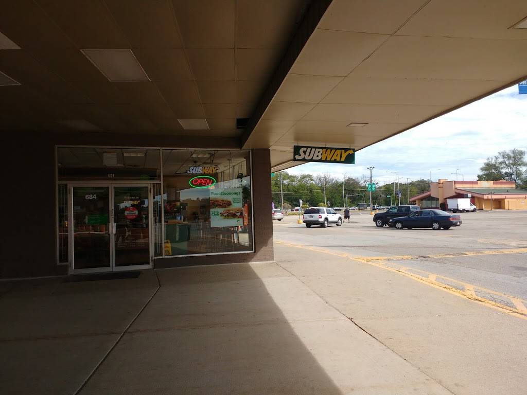 Subway Restaurants | restaurant | 684 N Milwaukee Ave, Prospect Heights, IL 60070, USA | 2246761357 OR +1 224-676-1357