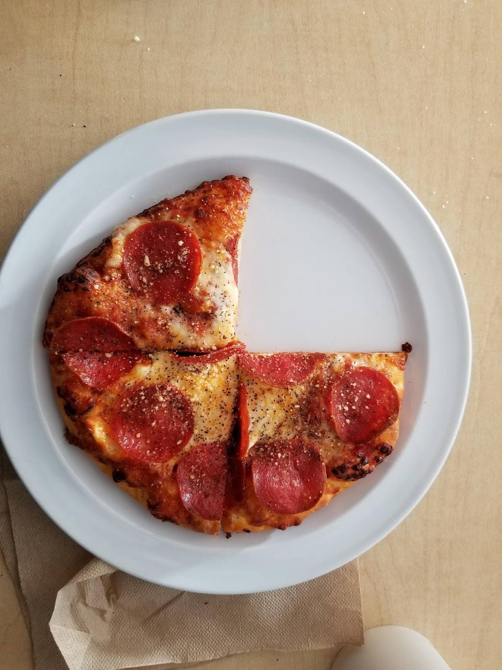 Round Table Pizza | meal delivery | 4855 Hopyard Rd, Pleasanton, CA 94588, USA | 9258470750 OR +1 925-847-0750