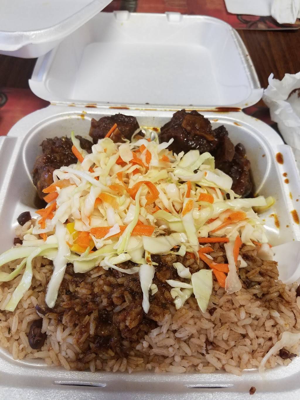 C&S Caribbean Restaurant & Grocery | restaurant | 18450 Pines Blvd, Pembroke Pines, FL 33029, USA | 9542390638 OR +1 954-239-0638