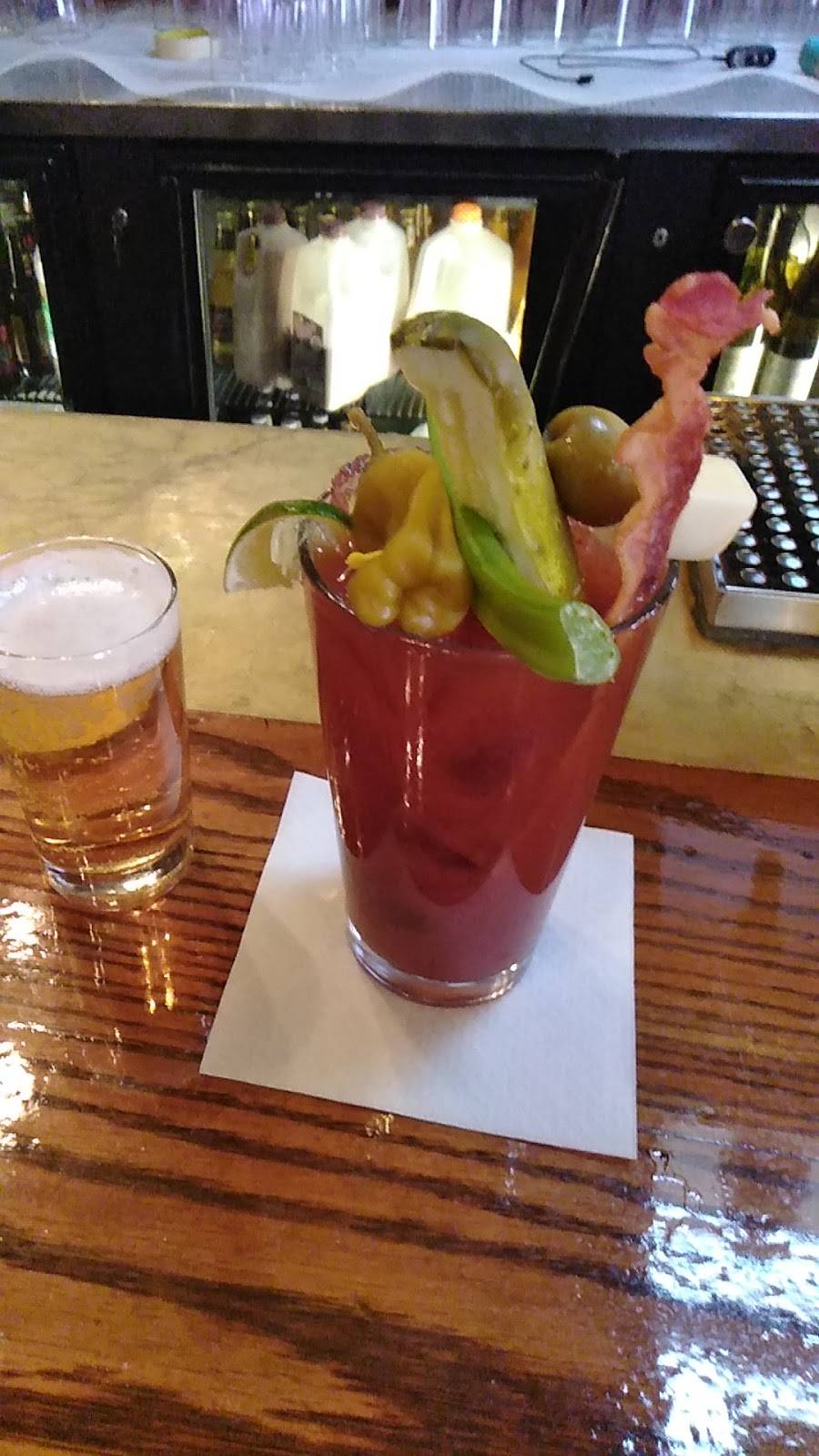 Gilhooleys Grande Saloon Inc | restaurant | 3901 W 103rd St, Chicago, IL 60655, USA | 7732332200 OR +1 773-233-2200