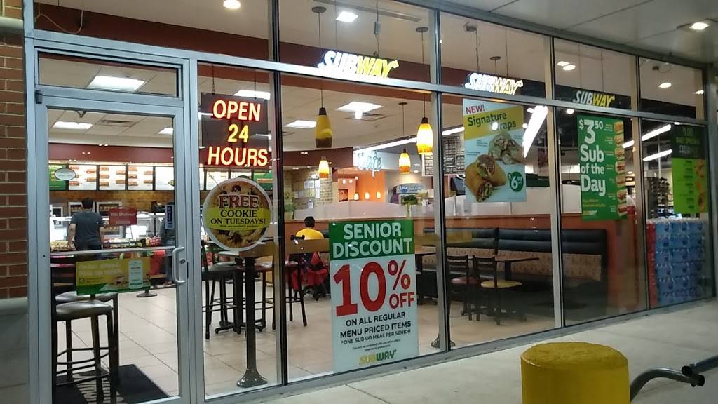 Subway Restaurants | restaurant | 9201 W Golf Rd, Des Plaines, IL 60016, USA | 8475445064 OR +1 847-544-5064