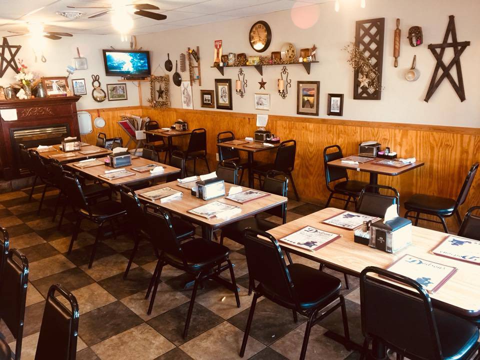 Dodsons On Broadway | restaurant | 313 W Broadway St, New Lexington, OH 43764, USA | 7403421100 OR +1 740-342-1100