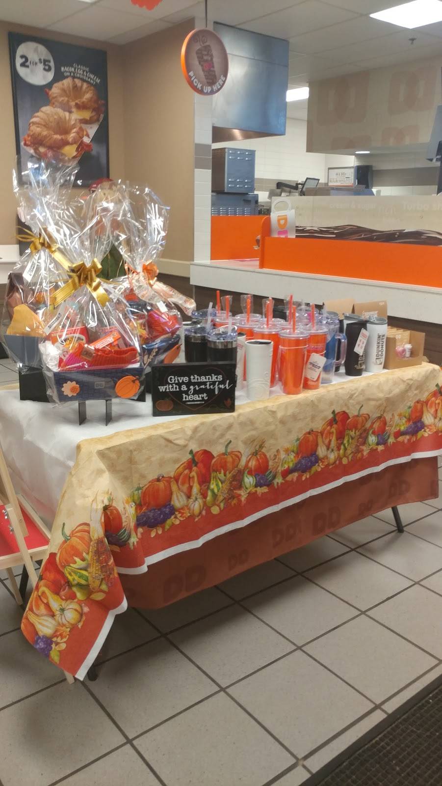 Dunkin | bakery | 198 2nd Ave, Gloversville, NY 12078, USA | 5187255700 OR +1 518-725-5700