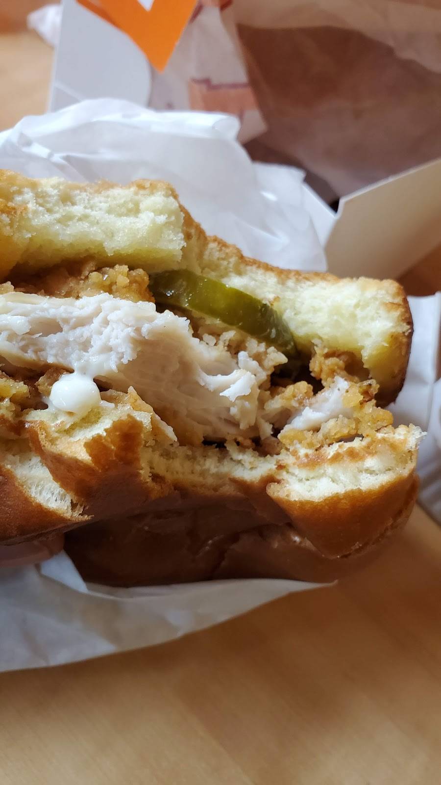 Popeyes Louisiana Kitchen | restaurant | 80 Court St, Brooklyn, NY 11201, USA | 7184220835 OR +1 718-422-0835