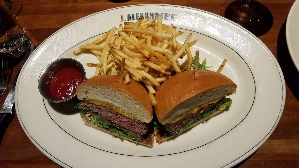 J. Alexanders Restaurant | restaurant | 8550 W Broward Blvd, Plantation, FL 33324, USA | 9549168837 OR +1 954-916-8837