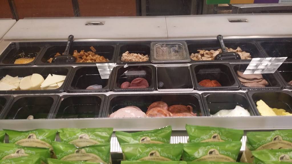 Subway | restaurant | 12280 Campton Rd, Stanton, KY 40380, USA | 6066637500 OR +1 606-663-7500