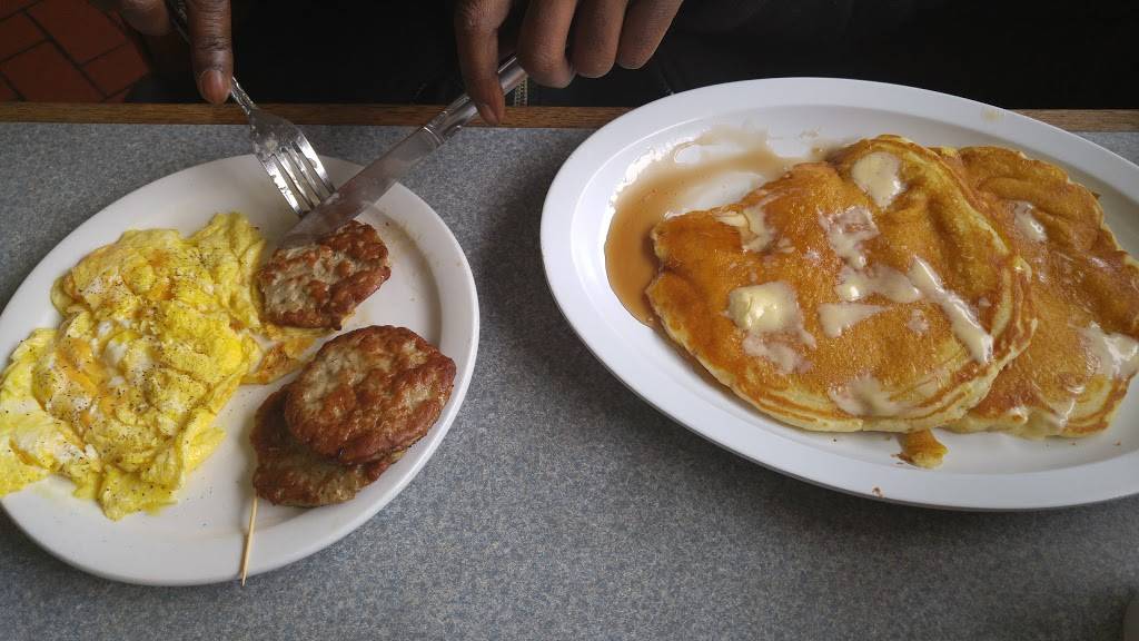 Johns Drive-In | restaurant | 5900 S Ashland Ave, Chicago, IL 60636, USA | 7739256177 OR +1 773-925-6177