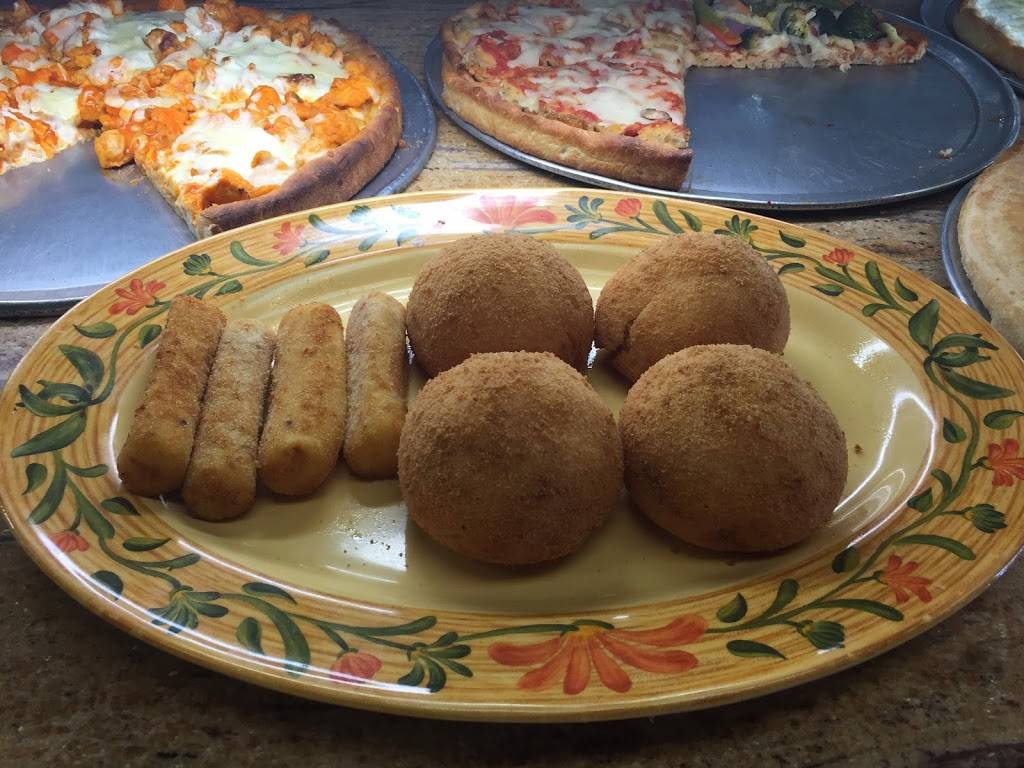 Imperial Pizzeria & Restaurant | restaurant | 650 Wellwood Ave, Lindenhurst, NY 11757, USA | 6312269774 OR +1 631-226-9774