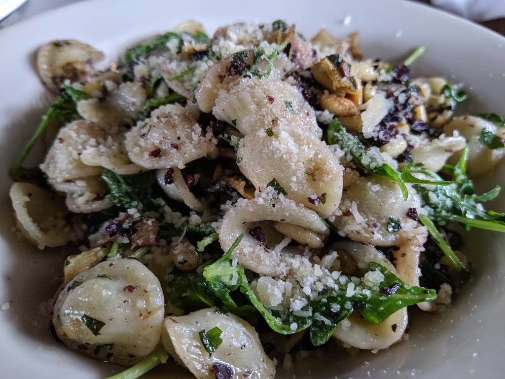 Ginos | restaurant | 8051 SE 13th Ave, Portland, OR 97202, USA | 5032334613 OR +1 503-233-4613