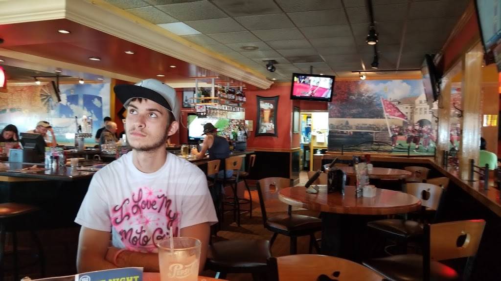 Applebees Grill + Bar | restaurant | 601 Manchester Ln, Newton, KS 67114, USA | 3162849366 OR +1 316-284-9366