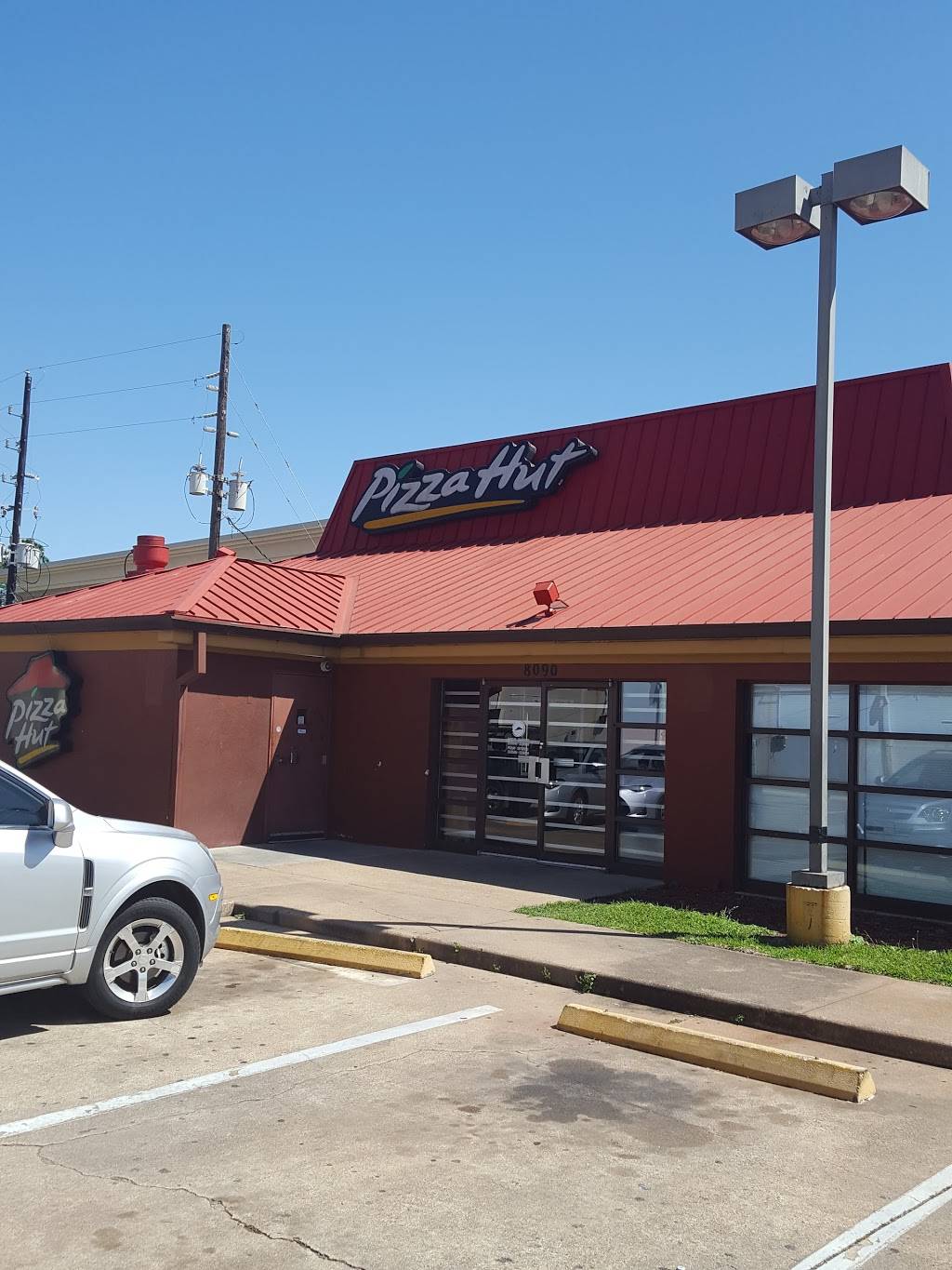 Pizza Hut | restaurant | 8090 Antoine Dr, Houston, TX 77088, USA | 2815916800 OR +1 281-591-6800
