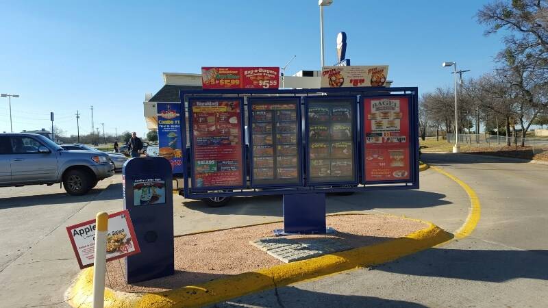 Braums Ice Cream & Burger Restaurant | restaurant | 710 N, US-75, Denison, TX 75020, USA | 9034637055 OR +1 903-463-7055