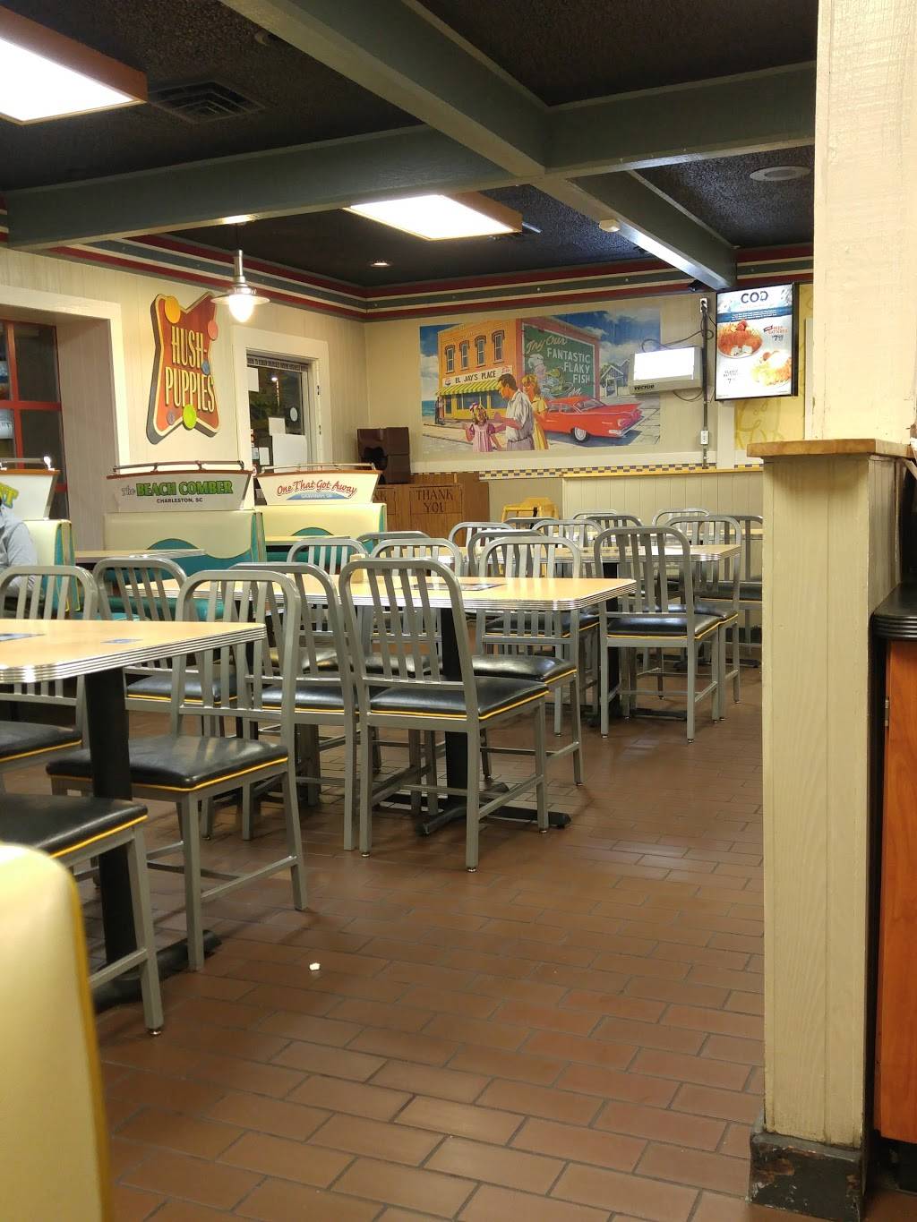 Long John Silvers | restaurant | 1015 Redwood St, Vallejo, CA 94590, USA | 7075531449 OR +1 707-553-1449